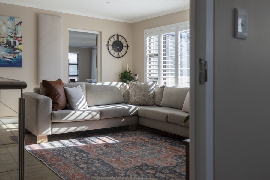 6 Bedroom Property for Sale in Myburgh Park Western Cape